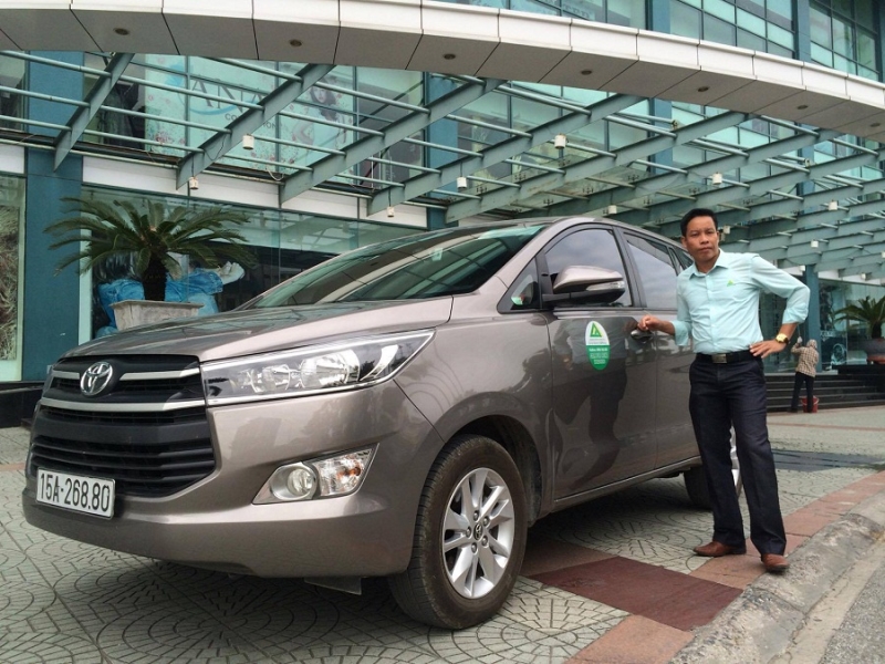 Cho thuê xe ô tô 7 chỗ tại Hải Phòng - Toyota Innova 2017