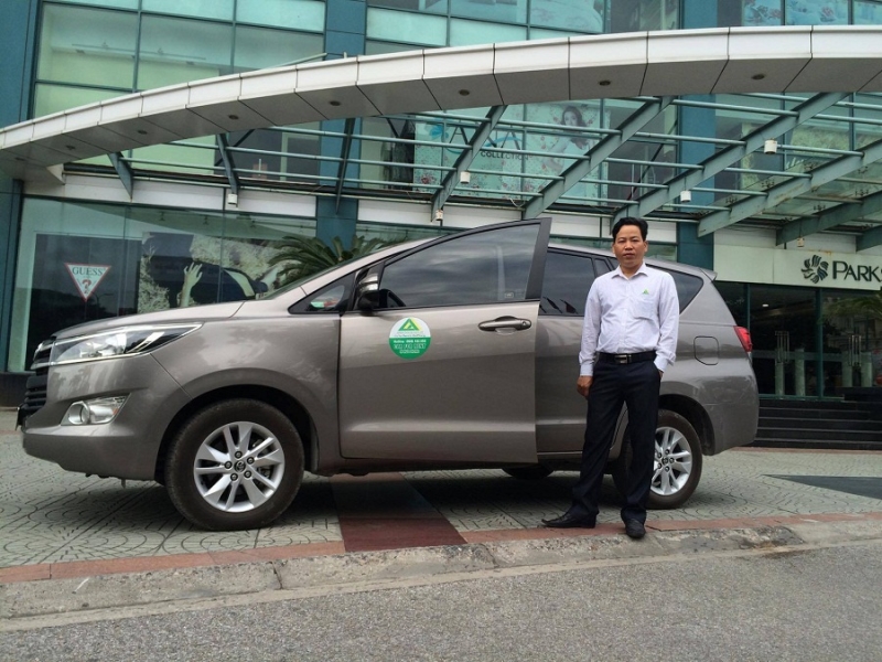 Cars 7 seats for Rent - Toyota Innova 2017