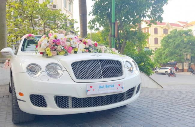 Cho thuê xe cưới Bentley Flying Spur