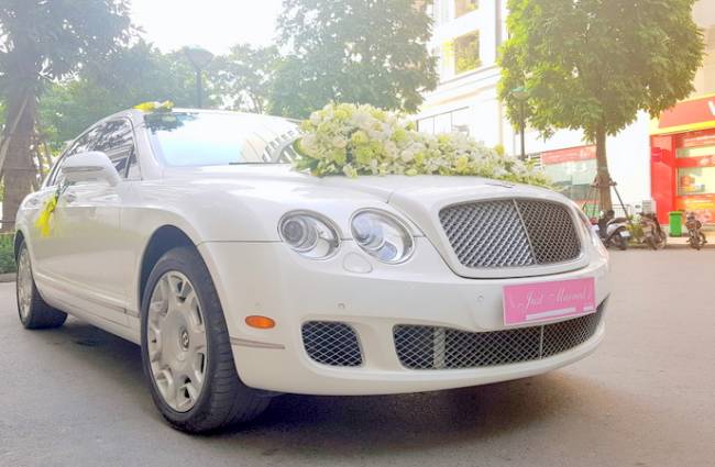 Cho thuê xe cưới Bentley Flying Spur