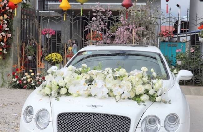 Cho thuê xe cưới Bentley Flying Spur