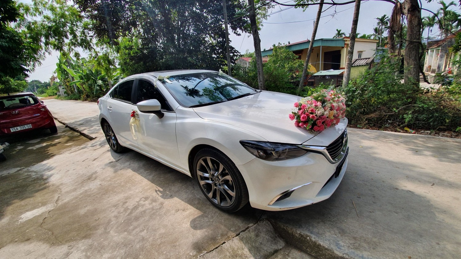 Cho thuê xe cưới Mazda 6