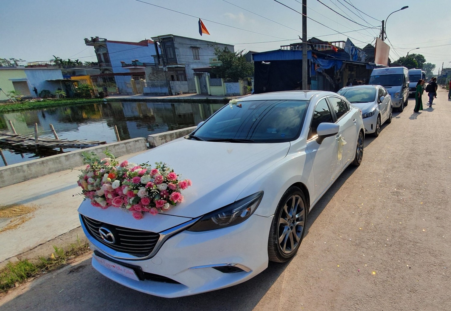 Cho thuê xe cưới Mazda 6