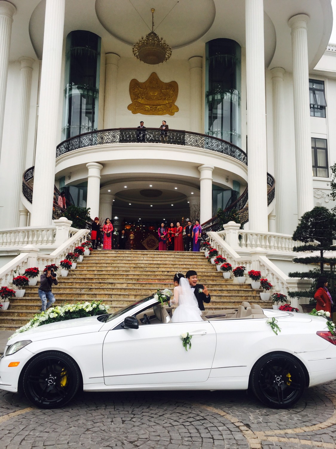 Cho thuê xe cưới Mercedes E300