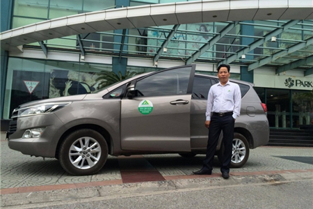 Cars 7 seats for Rent - Toyota Innova 2017
